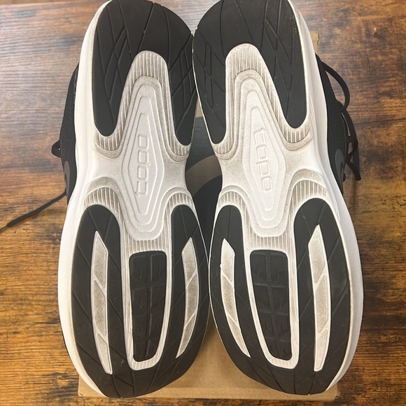 Topo Athletic Fli-Lyte 5 Black - Picture 4 of 4